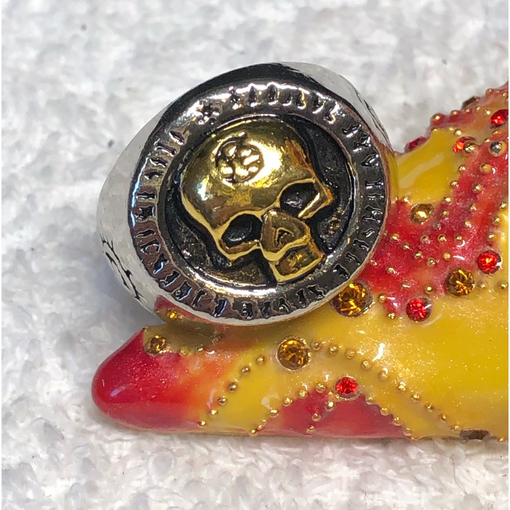 LAST CHANCE Mens skull ring -silver colored gold accent 2D - Picture 8 of 11